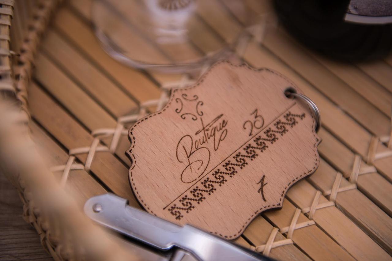 Hotel Boutique 23 Douăzeci şi Trei August Esterno foto