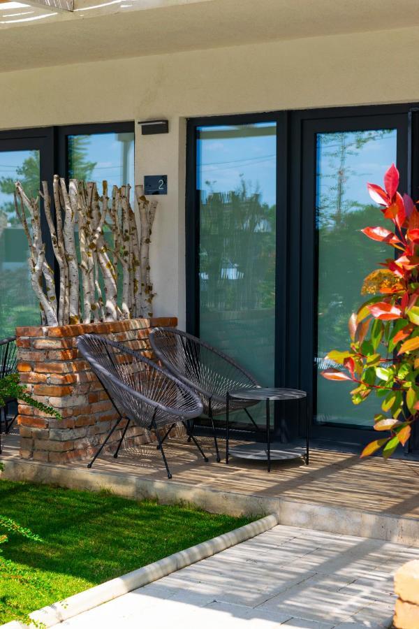 Hotel Boutique 23 Douăzeci şi Trei August Esterno foto
