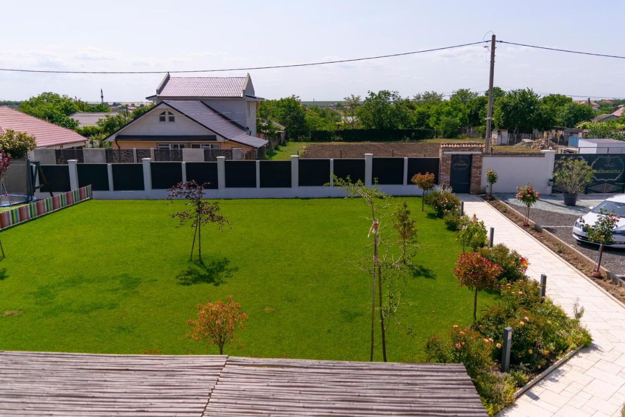 Hotel Boutique 23 Douăzeci şi Trei August Esterno foto